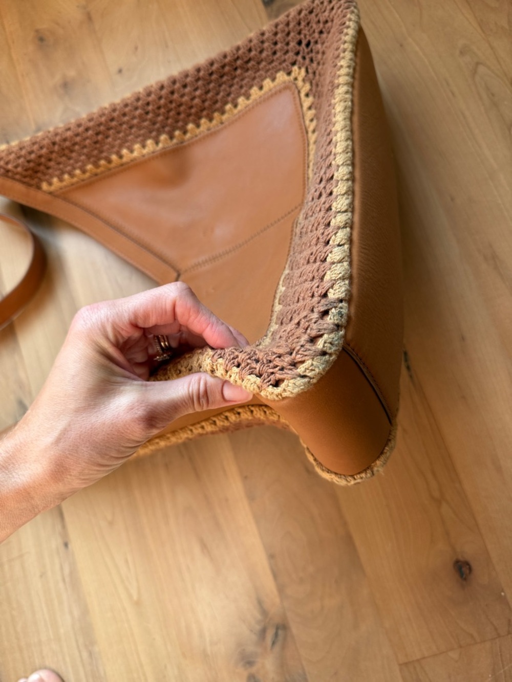 Daisy HOBO shoulder bag in Camel - Picture 11 of 12
